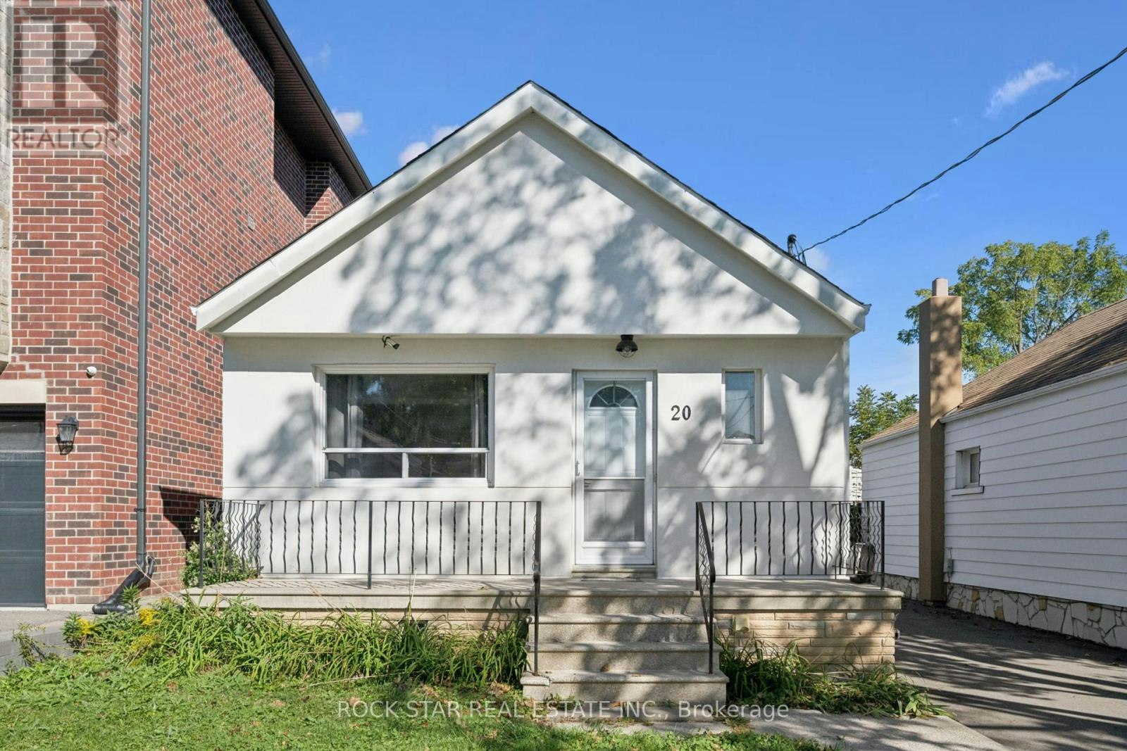 20 Braeburn Avenue, Toronto, ON, M9P 2J3