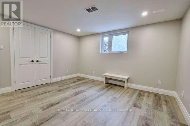 43 Firwood (Lower Crescent, Toronto, ON, M9B 2V9 - 14