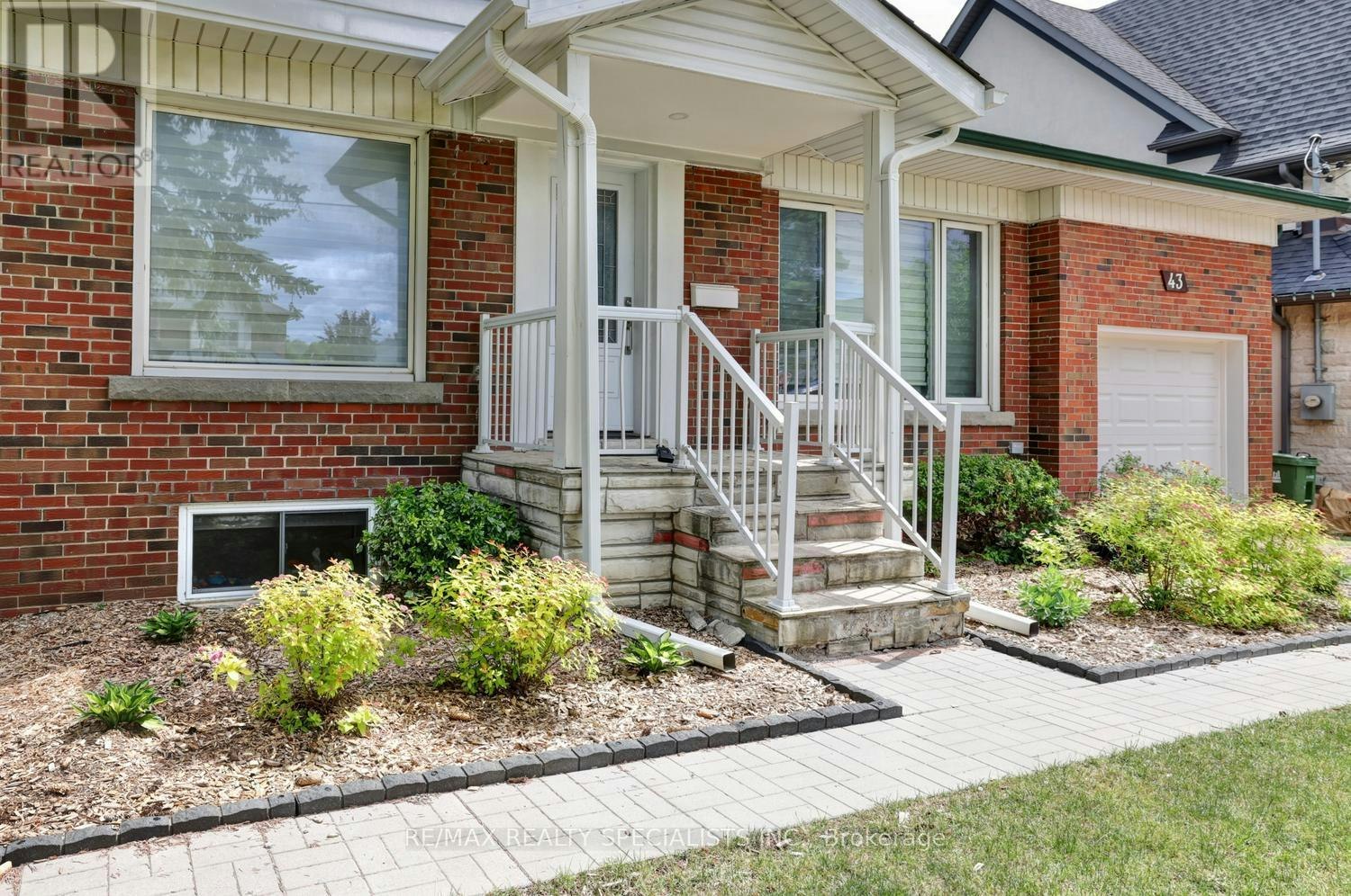 43 Firwood (Lower Crescent, Toronto, ON, M9B 2V9 - 3