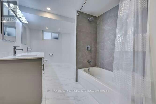 43 Firwood (Lower Crescent, Toronto, ON, M9B 2V9 - 15