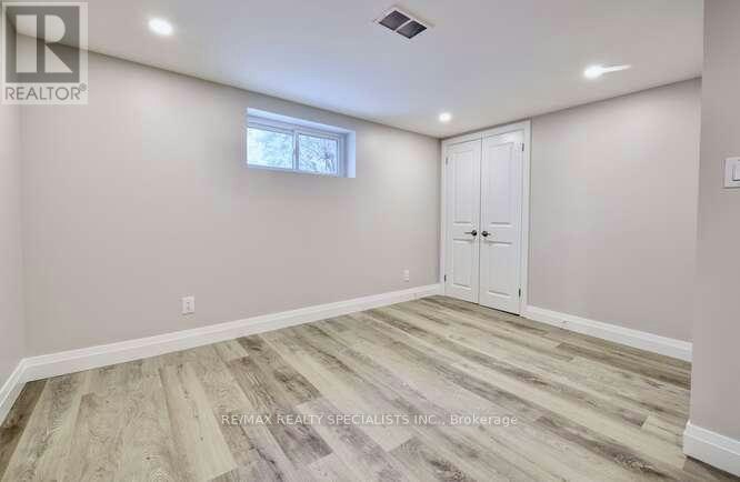 43 Firwood (Lower Crescent, Toronto, ON, M9B 2V9 - 17