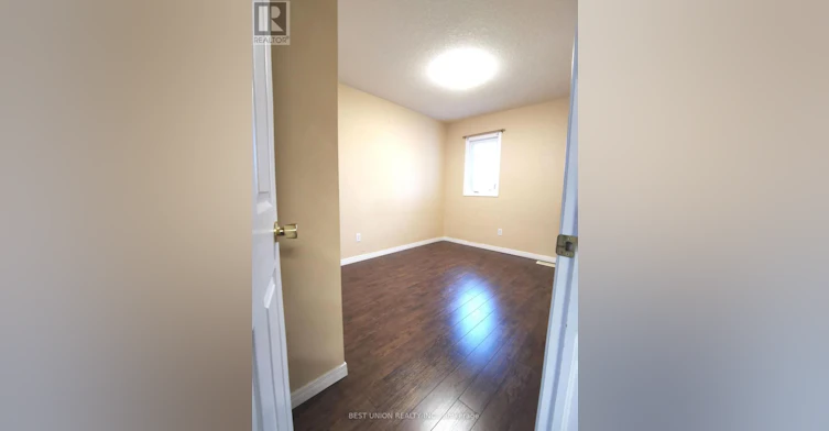 229 Featherstone Crescent, Kitchener, ON, N2R 1Z3 - 4