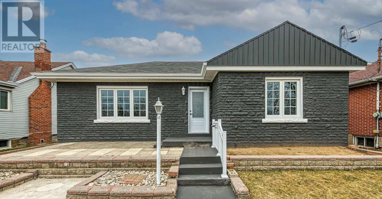 LOWER-346 Pottruff Road N, Hamilton, ON, L8H 2M4 - 2