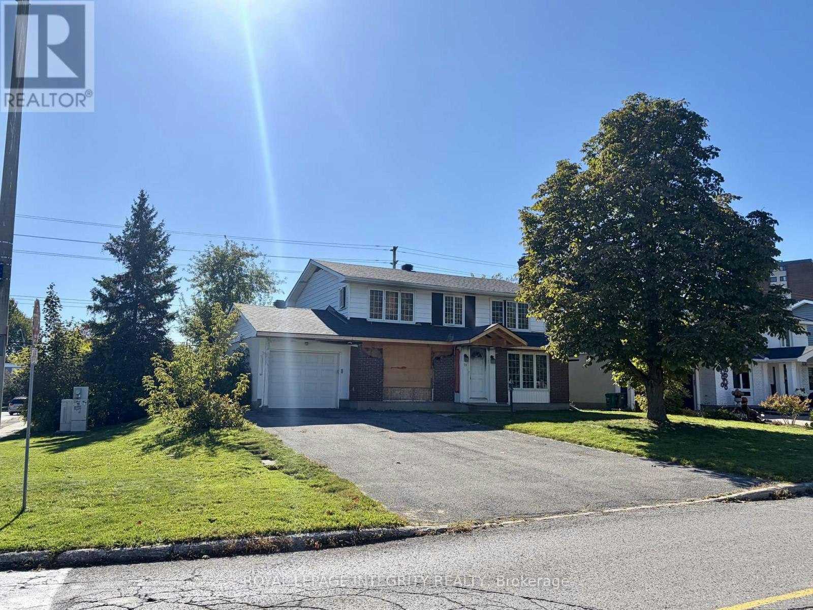 79 Beaver Ridge, Ottawa, ON, K2E 6E2