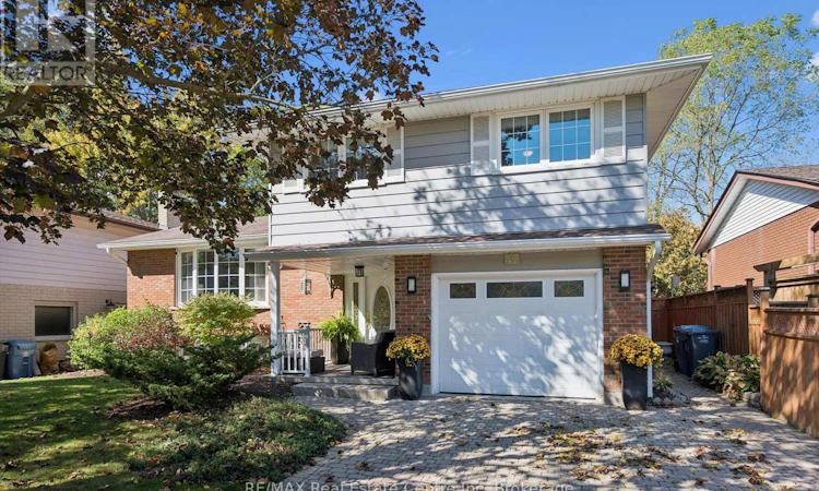 47 Lambert Crescent