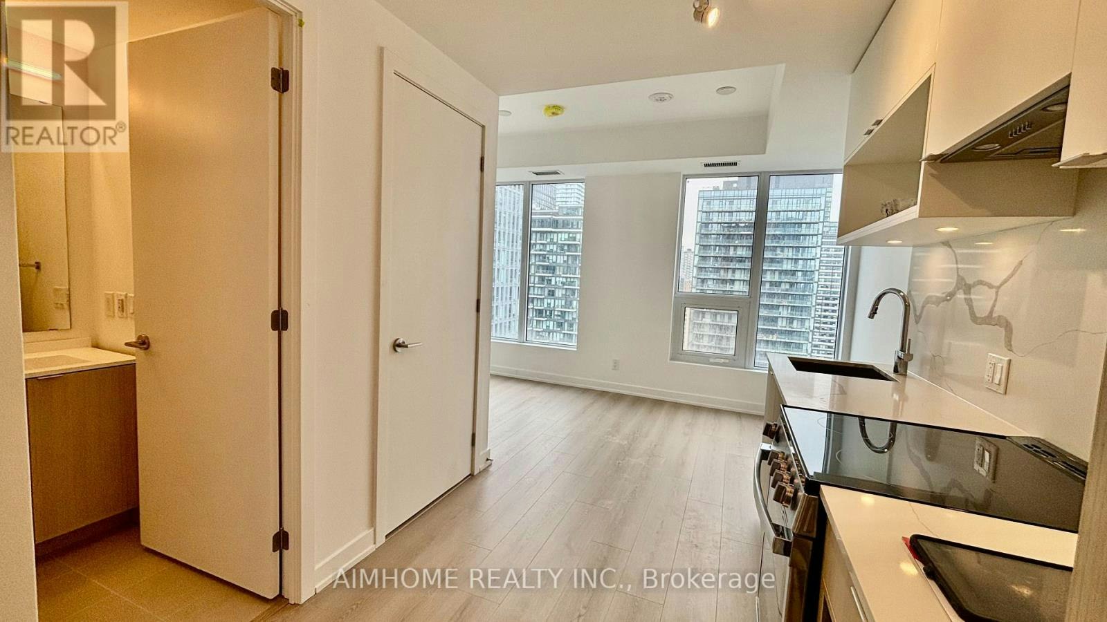3011-100 Queen Street E, Toronto, ON, M5C 0B5 - 5