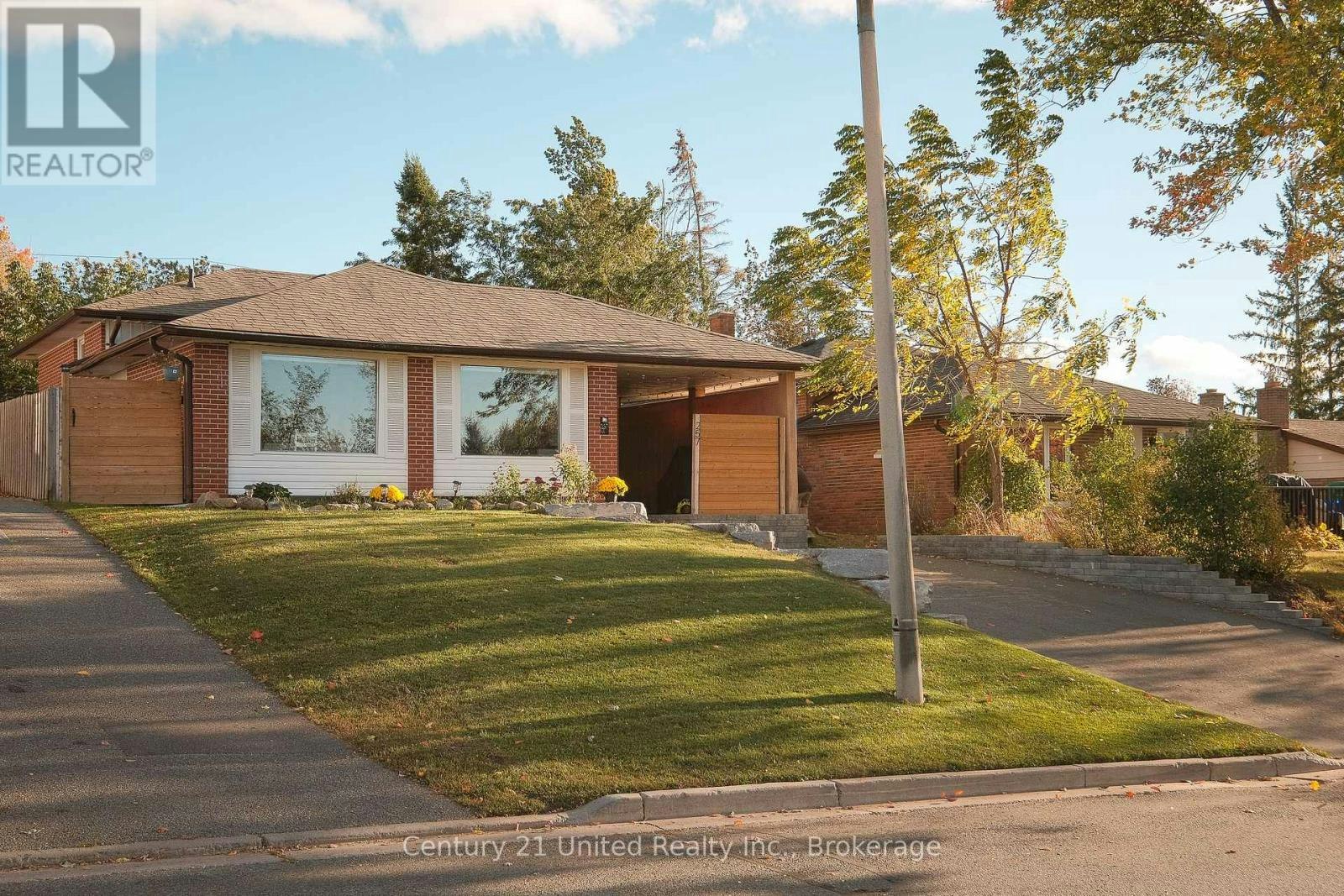 257 Riverview Heights, Peterborough, ON, K9J 1A9