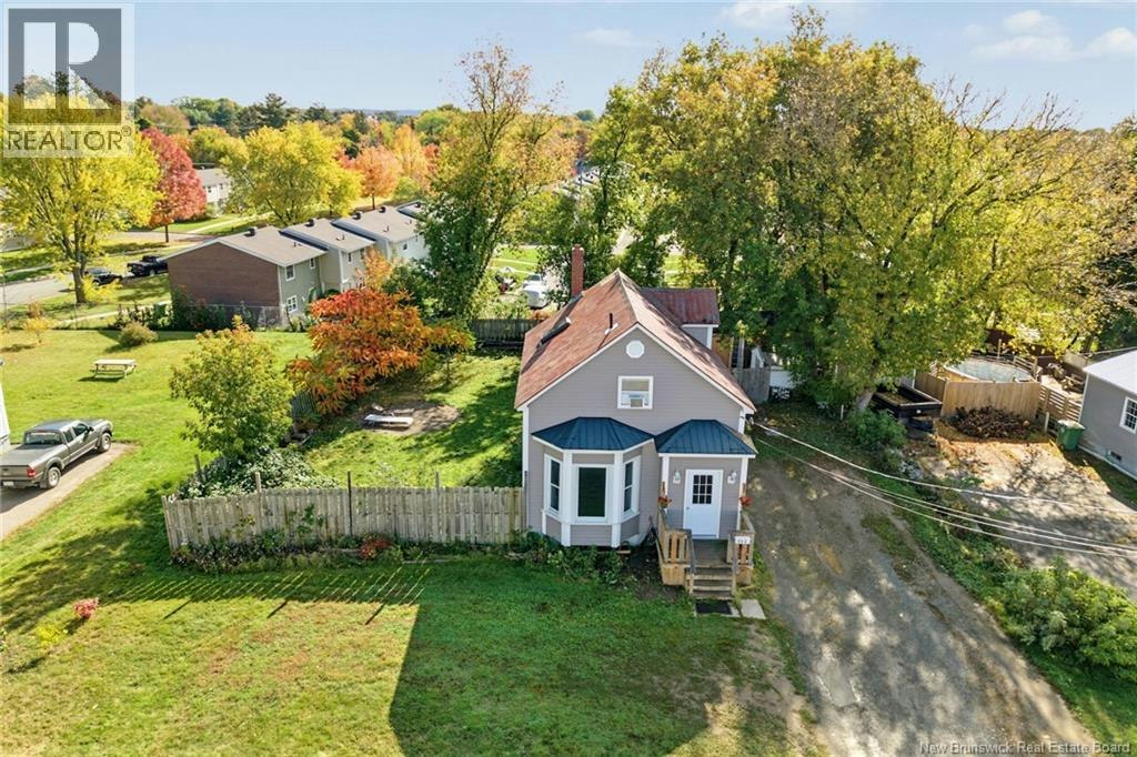 272 Hughes Street, Fredericton, NB, E3A 2W3
