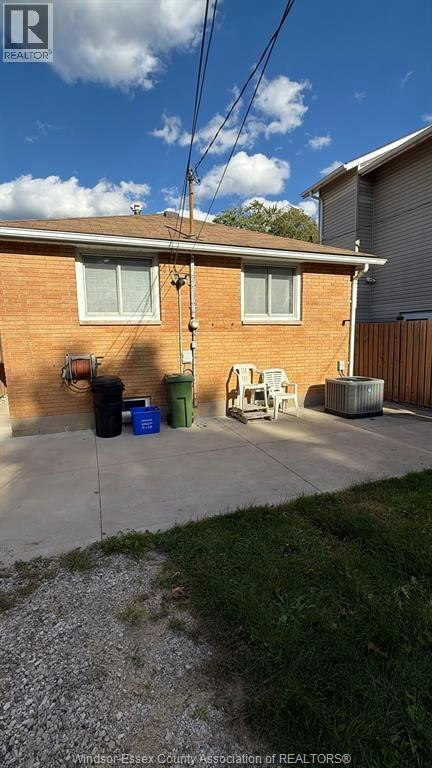 1635 Elsmere, Windsor, ON, N8X 4H5 - 10