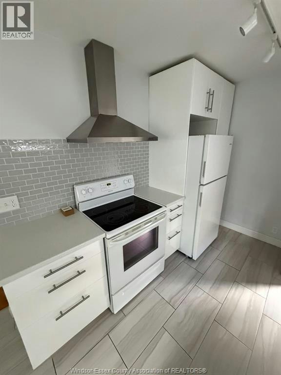 1635 Elsmere, Windsor, ON, N8X 4H5 - 3