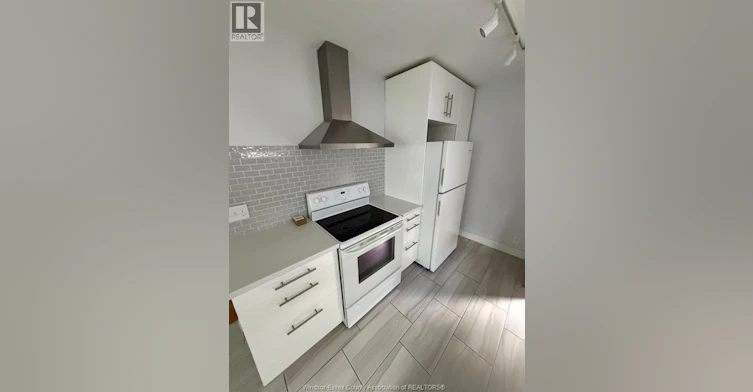 1635 Elsmere, Windsor, ON, N8X 4H5 - 3