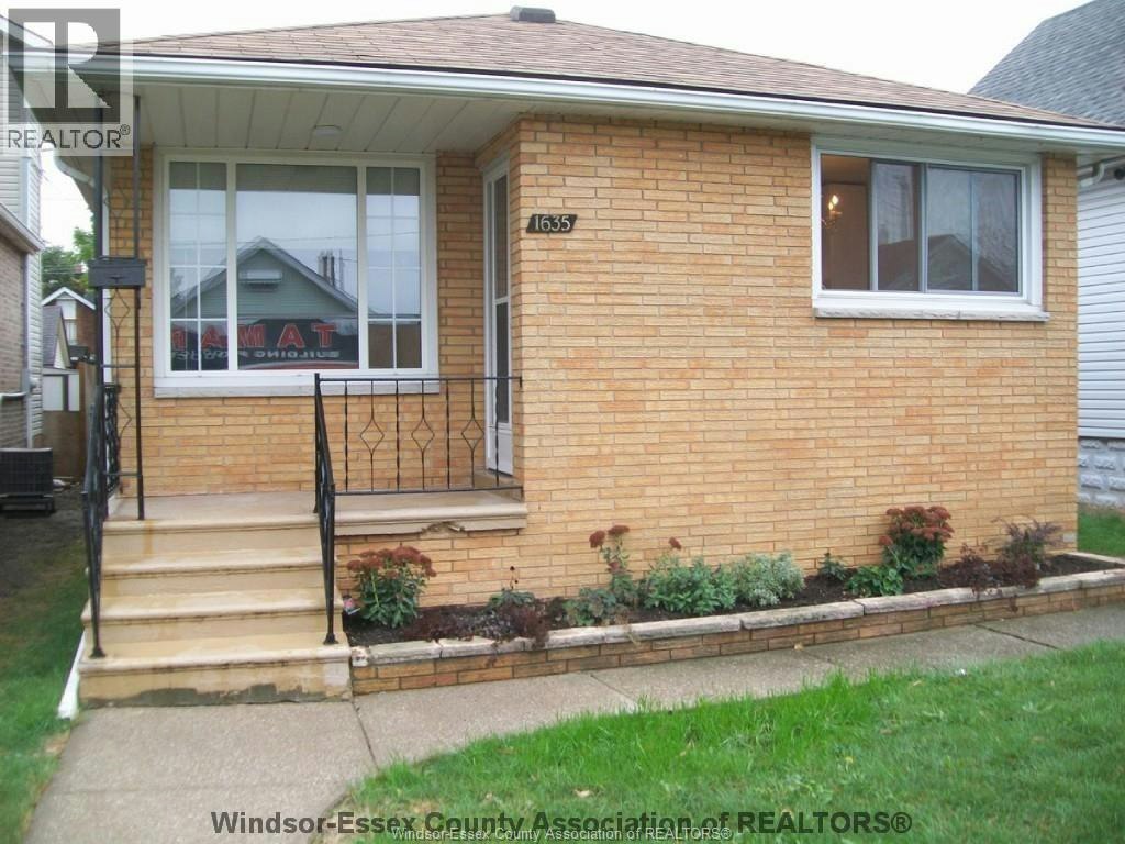 1635 Elsmere, Windsor, ON, N8X 4H5