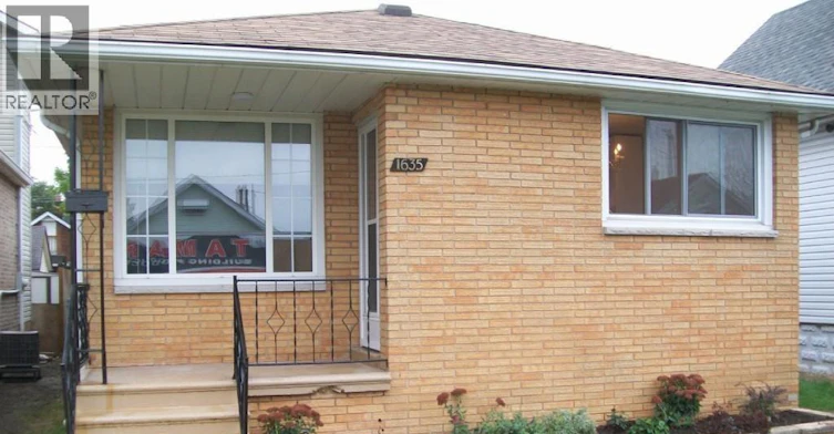 1635 Elsmere, Windsor, ON, N8X 4H5