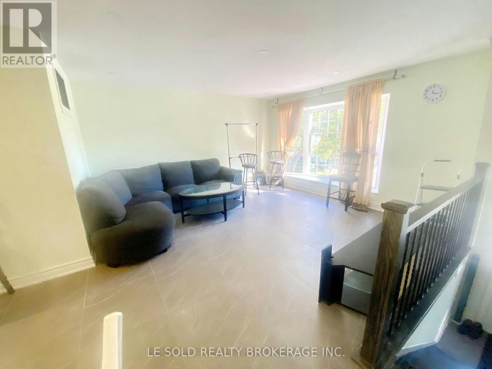 UPPER-2 Chipwood Crescent, Toronto, ON, M2J 3X7 - 7
