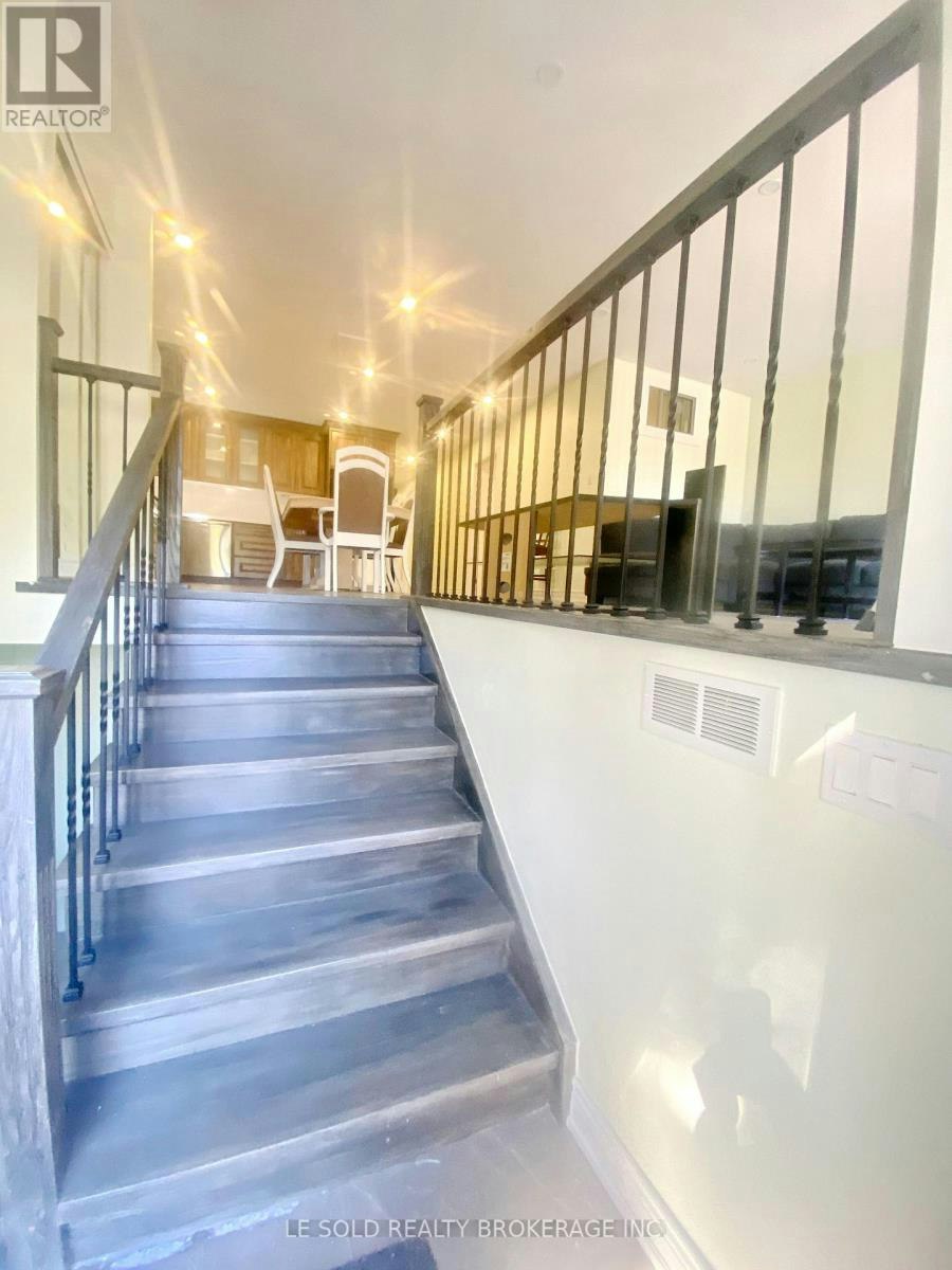 UPPER-2 Chipwood Crescent, Toronto, ON, M2J 3X7 - 3
