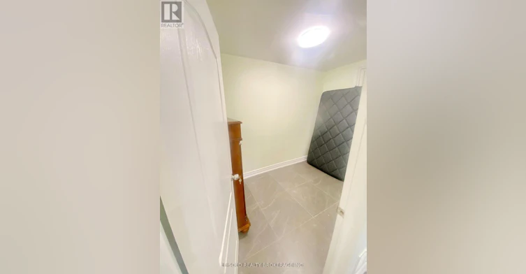 UPPER-2 Chipwood Crescent, Toronto, ON, M2J 3X7 - 9