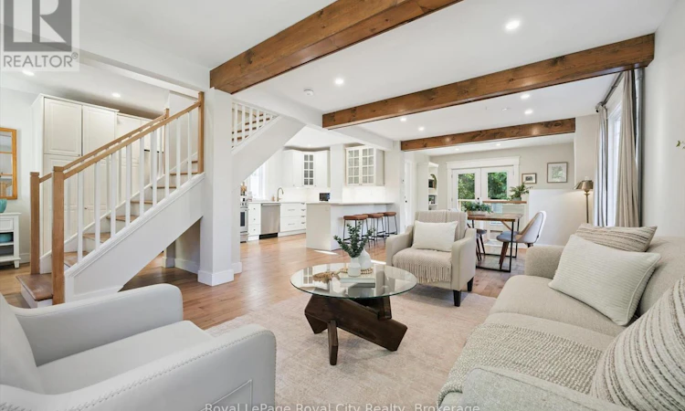 31 James Street W