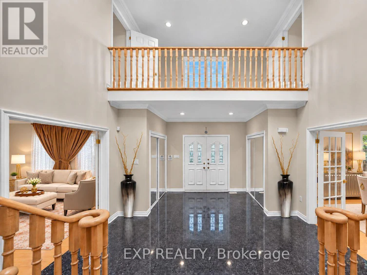 2 Shallmar Gardens, Richmond Hill, ON, L4B 3G4 - 5