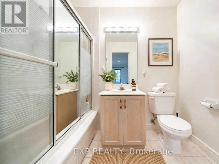 2 Shallmar Gardens, Richmond Hill, ON, L4B 3G4 - 31