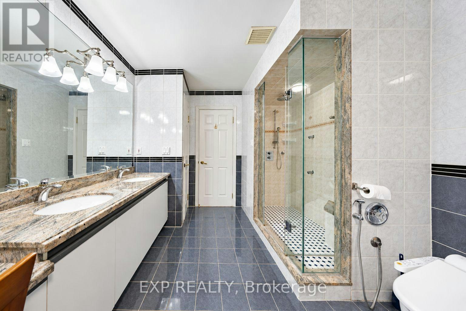2 Shallmar Gardens, Richmond Hill, ON, L4B 3G4 - 26