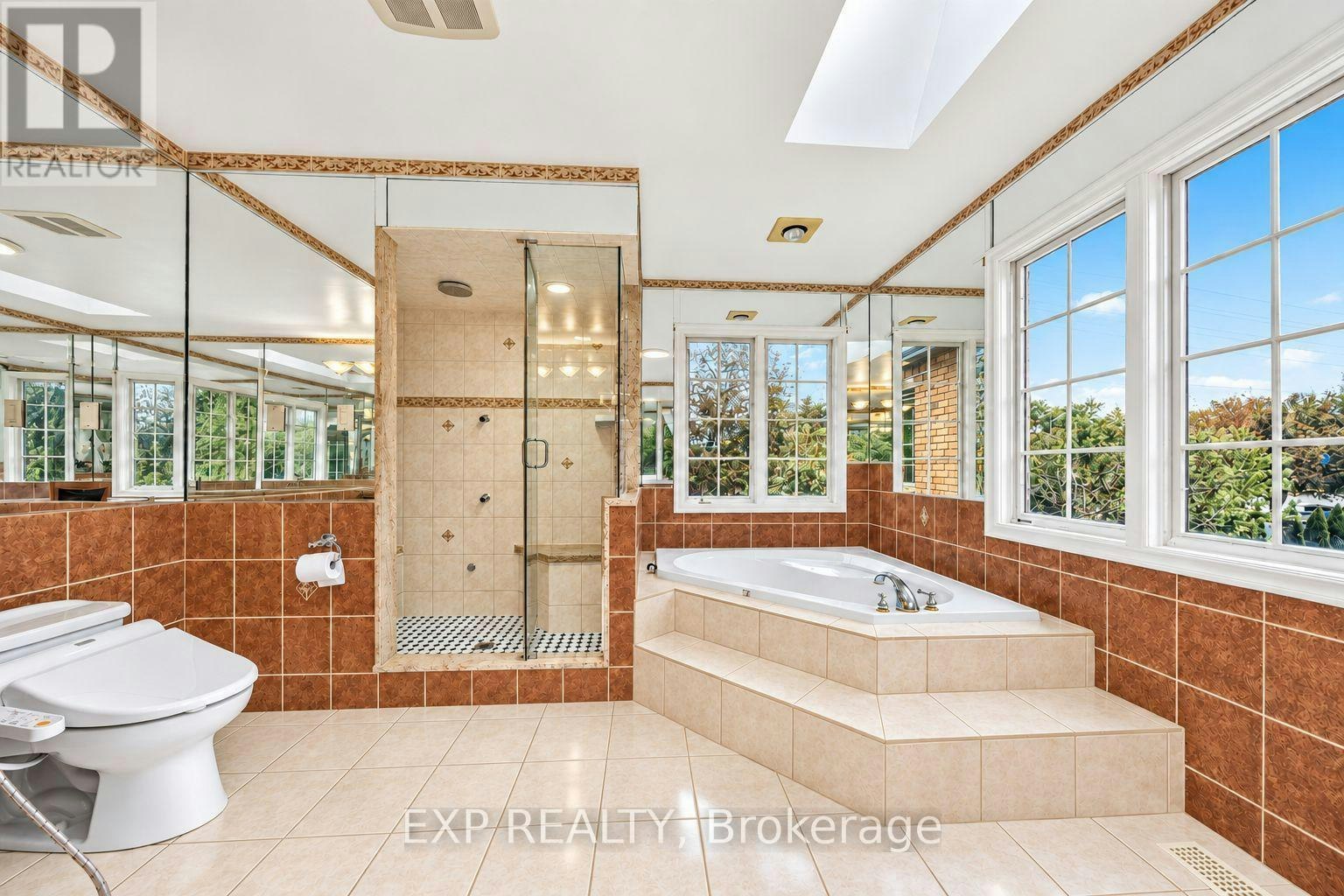 2 Shallmar Gardens, Richmond Hill, ON, L4B 3G4 - 24