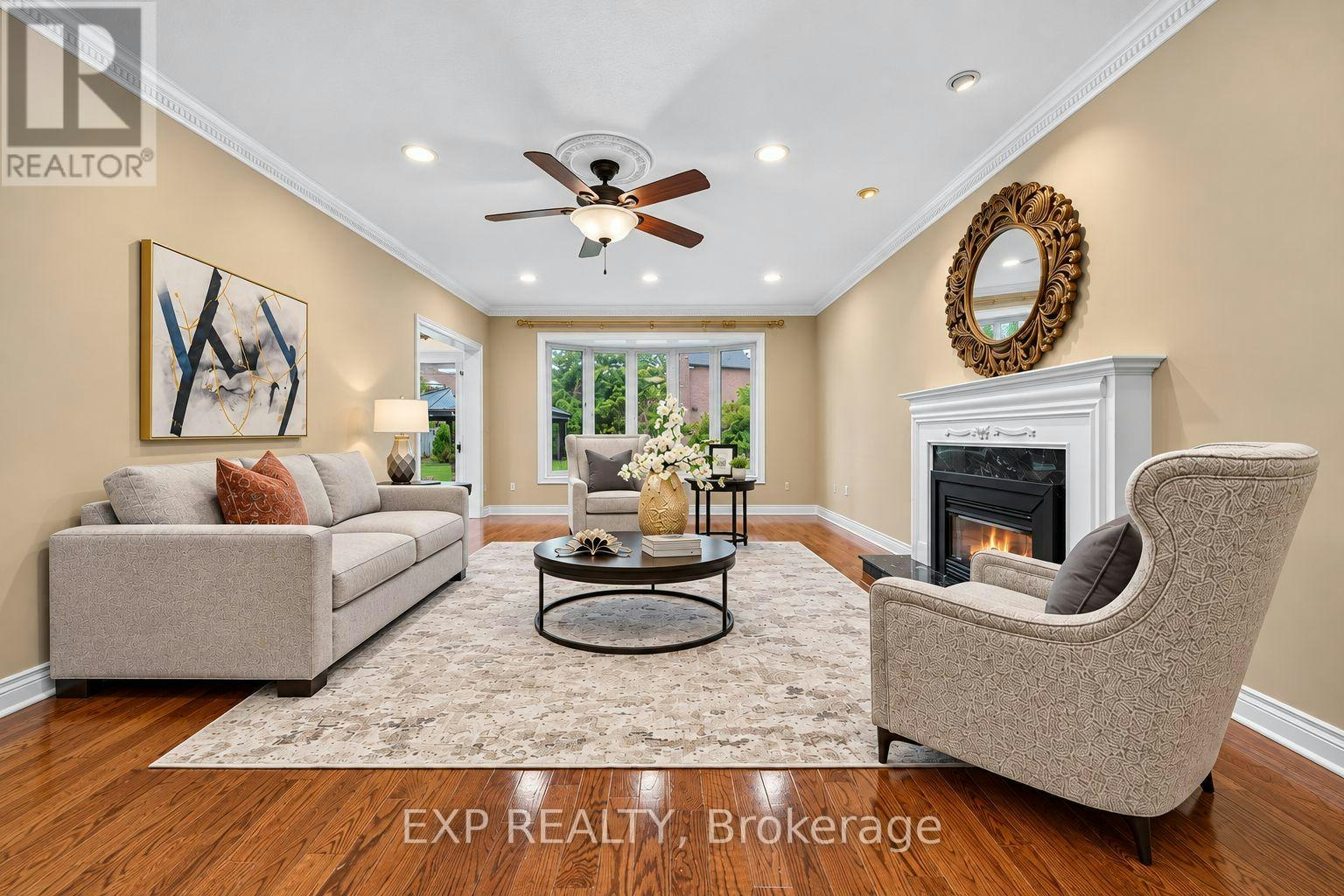 2 Shallmar Gardens, Richmond Hill, ON, L4B 3G4 - 11