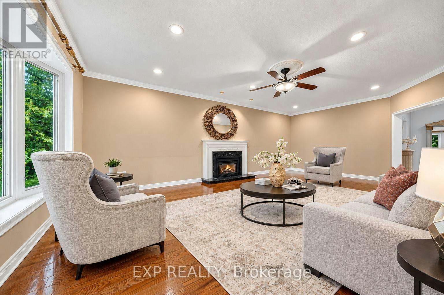 2 Shallmar Gardens, Richmond Hill, ON, L4B 3G4 - 12