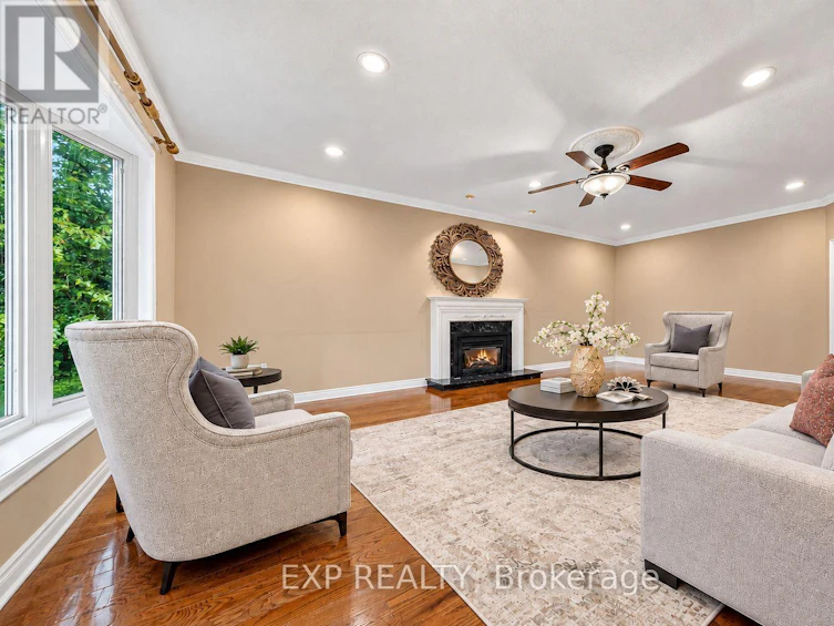 2 Shallmar Gardens, Richmond Hill, ON, L4B 3G4 - 12