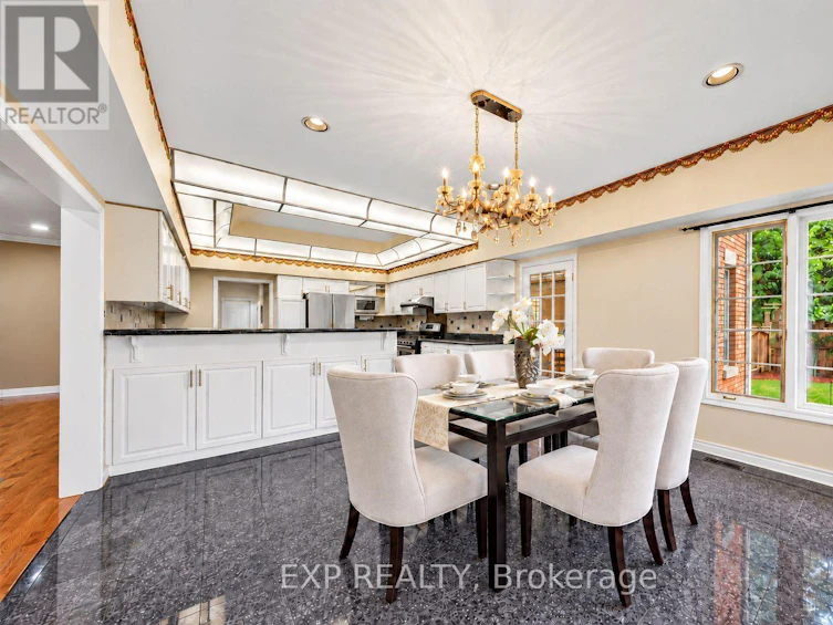 2 Shallmar Gardens, Richmond Hill, ON, L4B 3G4 - 16