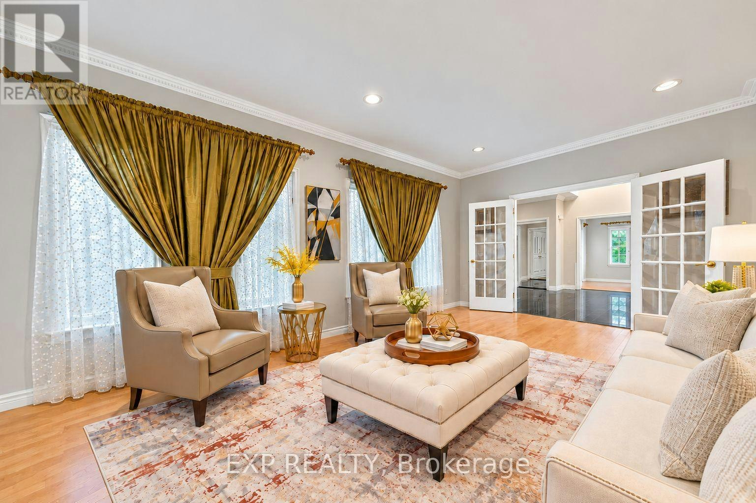2 Shallmar Gardens, Richmond Hill, ON, L4B 3G4 - 6
