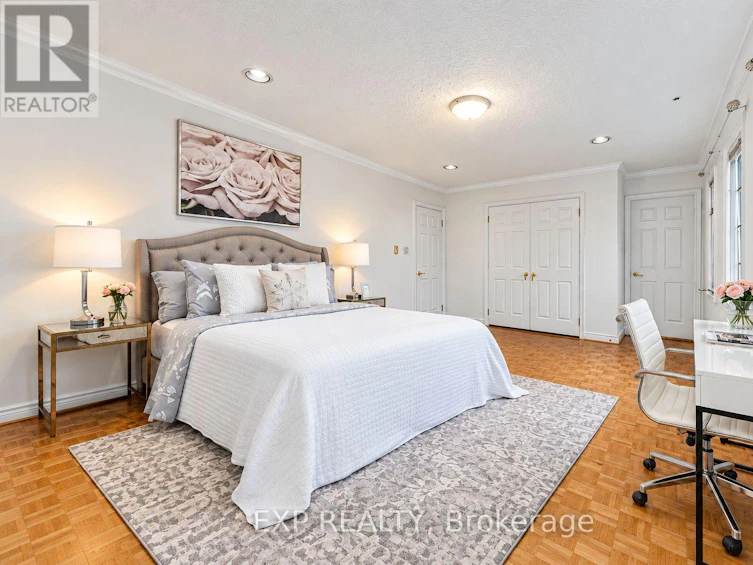 2 Shallmar Gardens, Richmond Hill, ON, L4B 3G4 - 32