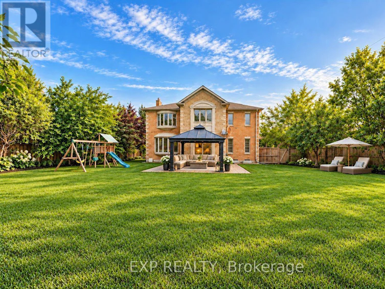 2 Shallmar Gardens, Richmond Hill, ON, L4B 3G4 - 37