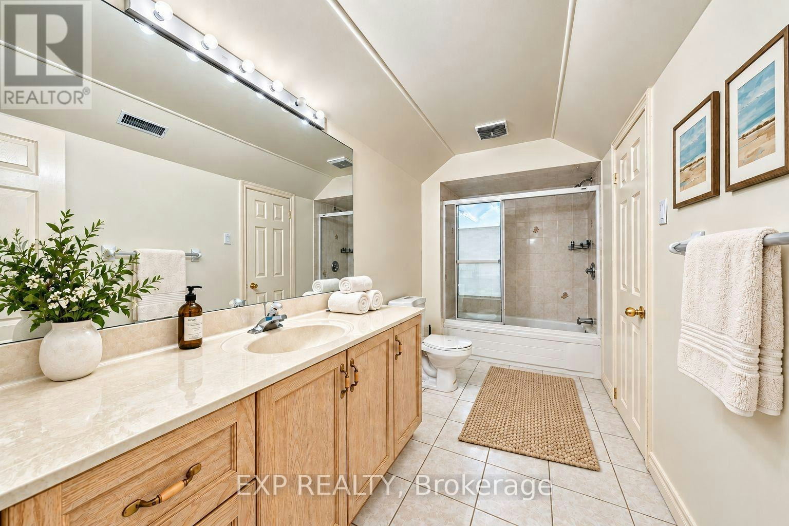 2 Shallmar Gardens, Richmond Hill, ON, L4B 3G4 - 33