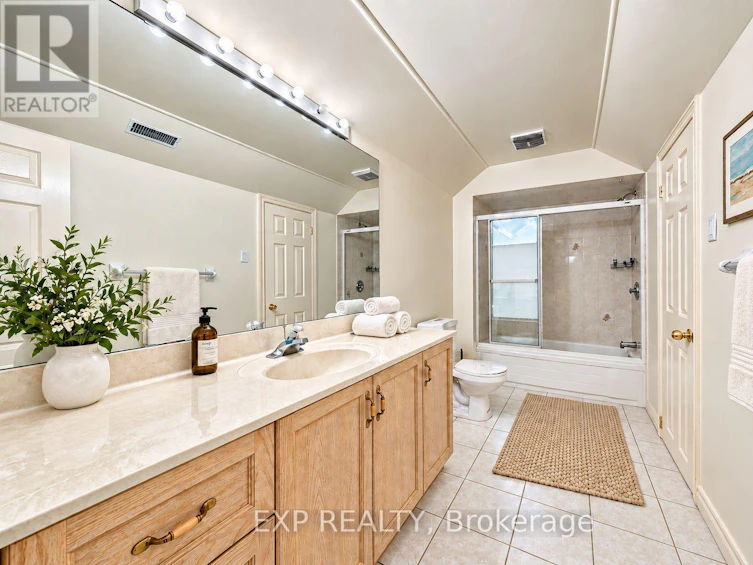 2 Shallmar Gardens, Richmond Hill, ON, L4B 3G4 - 33