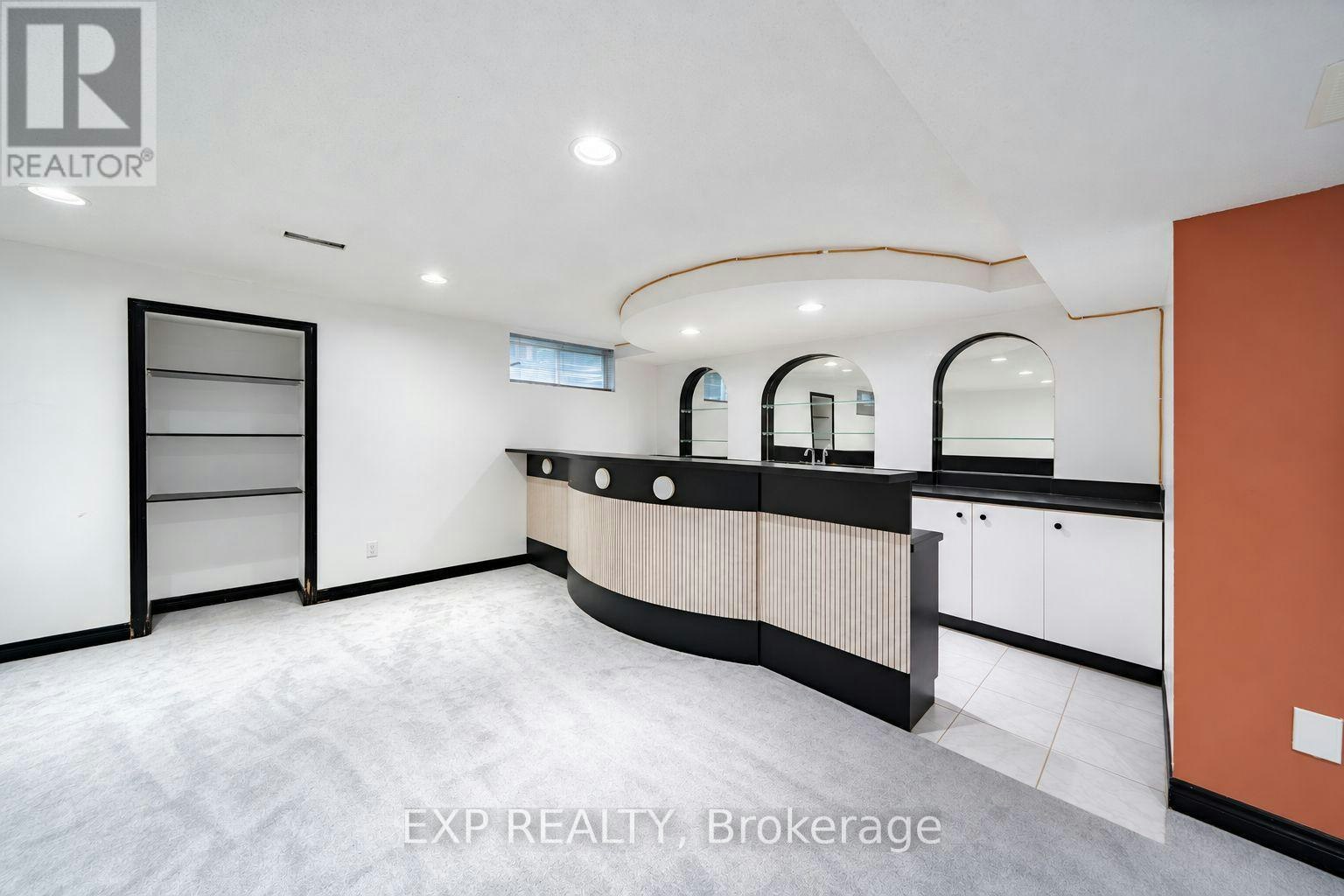 2 Shallmar Gardens, Richmond Hill, ON, L4B 3G4 - 35