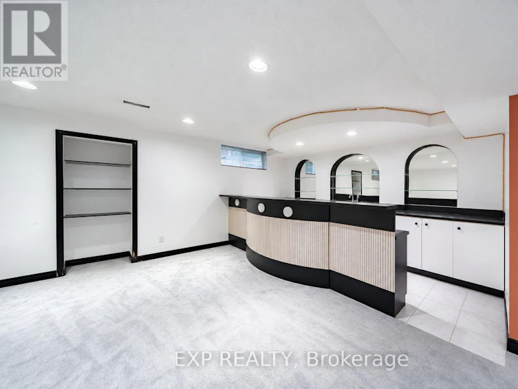 2 Shallmar Gardens, Richmond Hill, ON, L4B 3G4 - 35