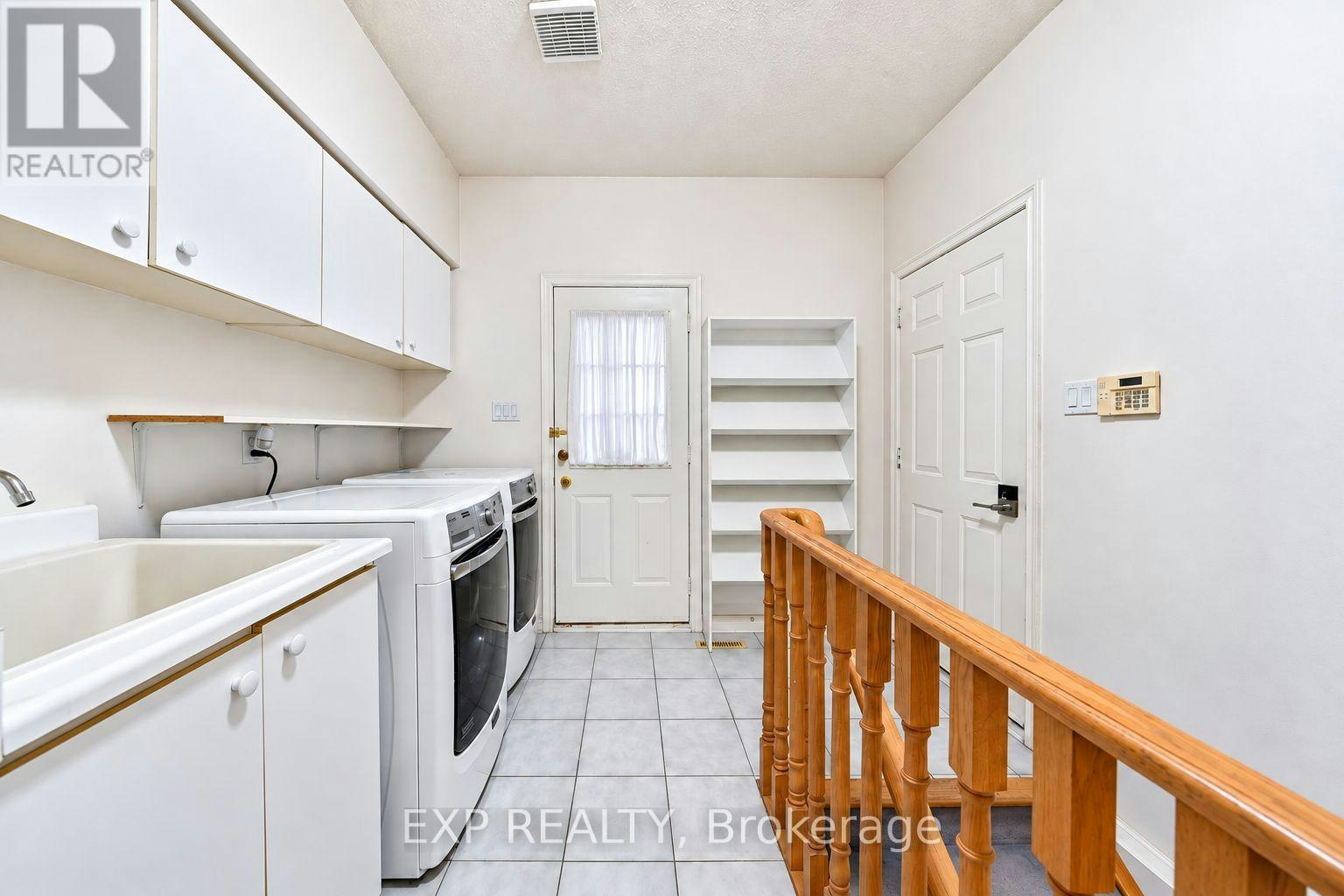 2 Shallmar Gardens, Richmond Hill, ON, L4B 3G4 - 21