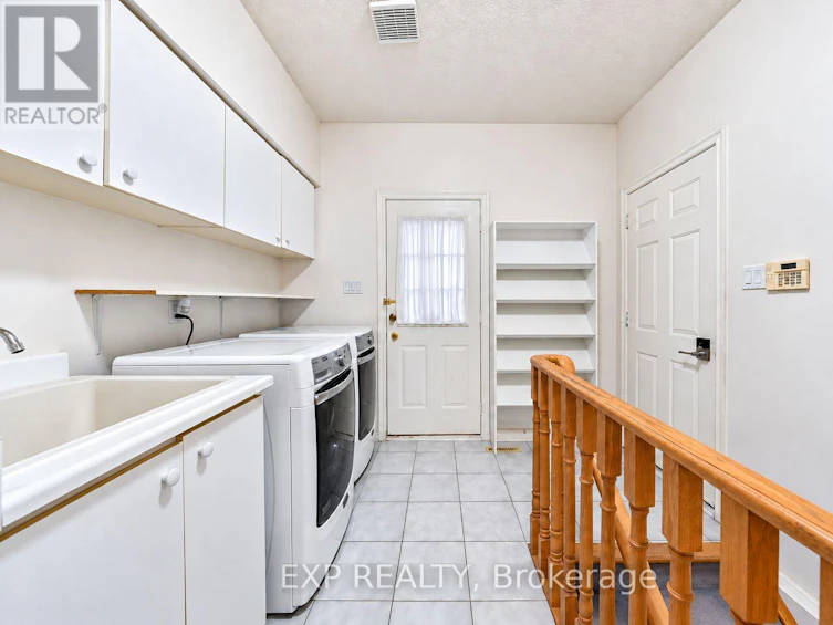 2 Shallmar Gardens, Richmond Hill, ON, L4B 3G4 - 21