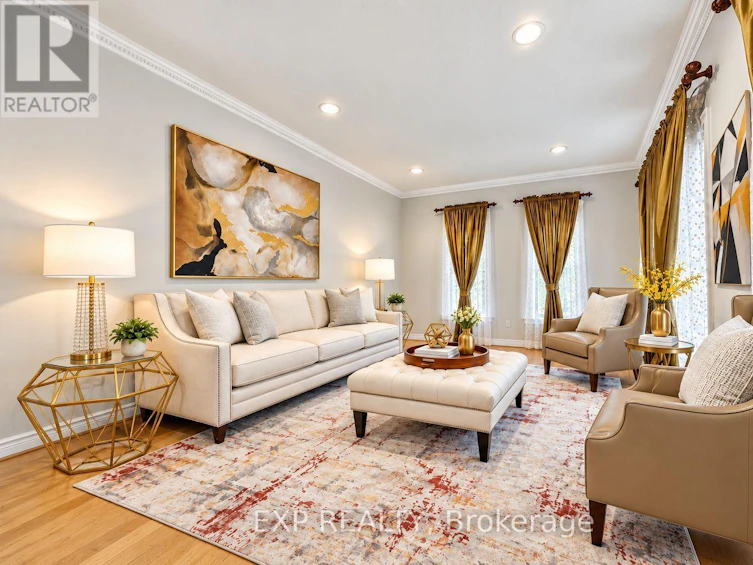 2 Shallmar Gardens, Richmond Hill, ON, L4B 3G4 - 7