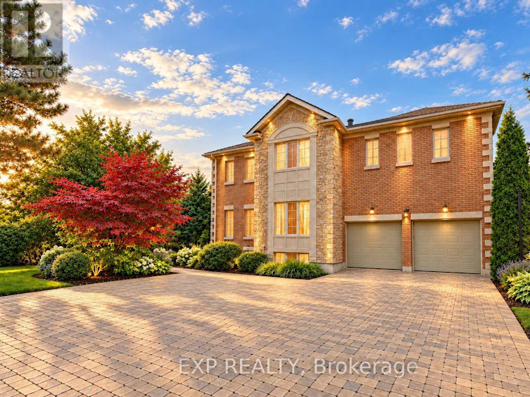 2 Shallmar Gardens, Richmond Hill, ON, L4B 3G4