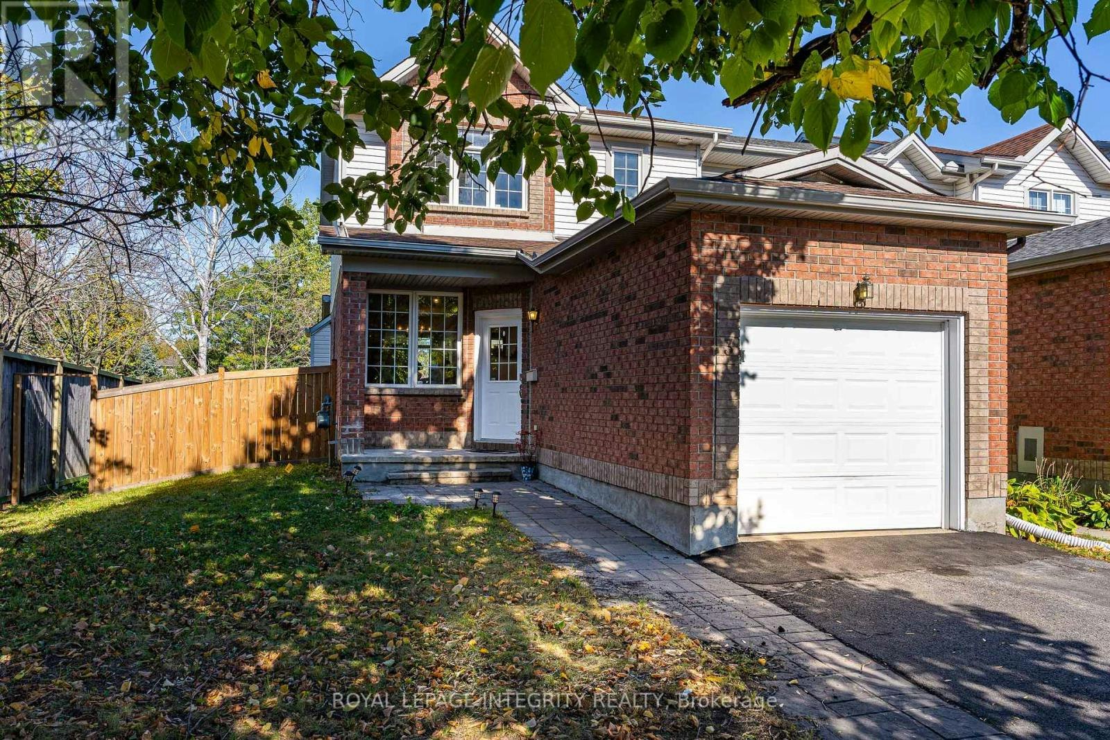 3 Binbury Way, Ottawa, ON, K1T 4B7