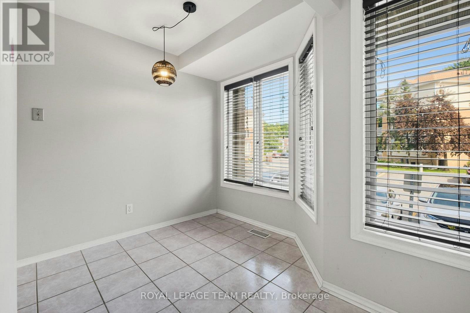1665 Locksley Lane, Ottawa, ON, K1J 1B6 - 7