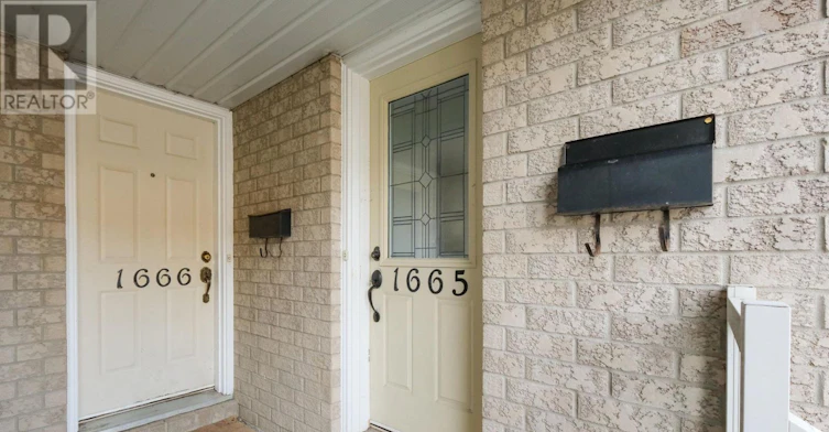 1665 Locksley Lane, Ottawa, ON, K1J 1B6 - 5