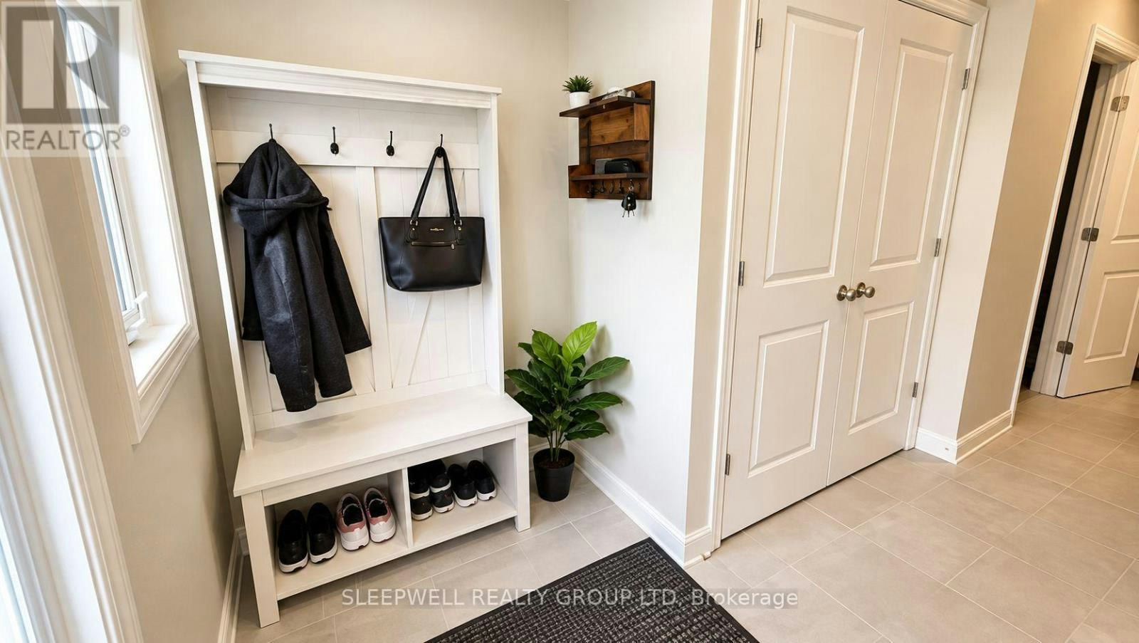1204 Cavallo Street, Ottawa, ON, K2S 0Z4 - 2