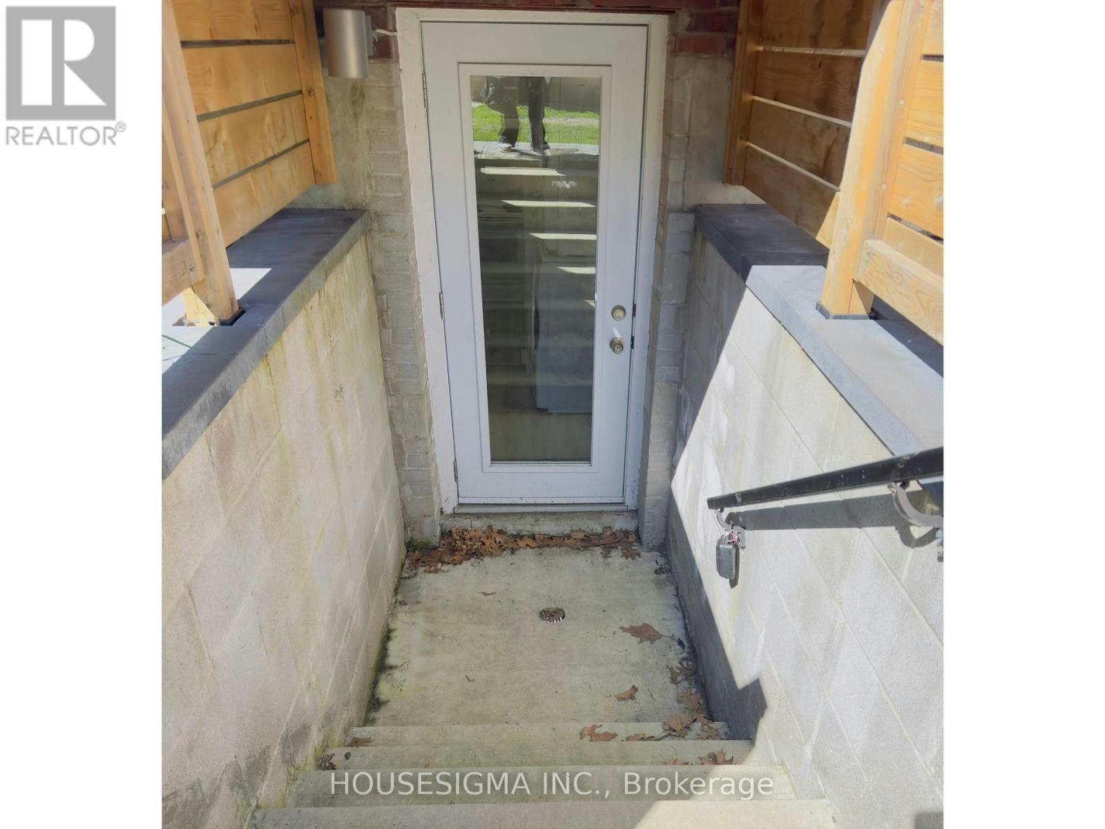 529 Runnymede Road, Toronto, ON, M6S 2Z8 - 2