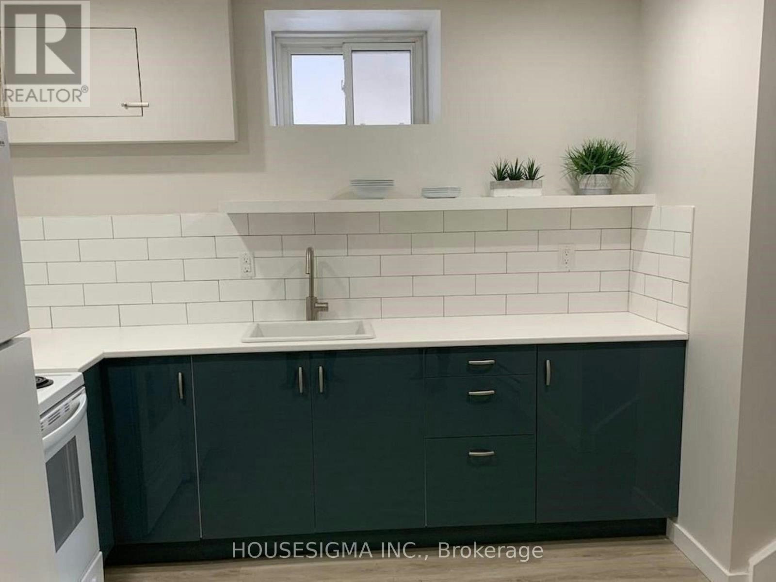 529 Runnymede Road, Toronto, ON, M6S 2Z8 - 4