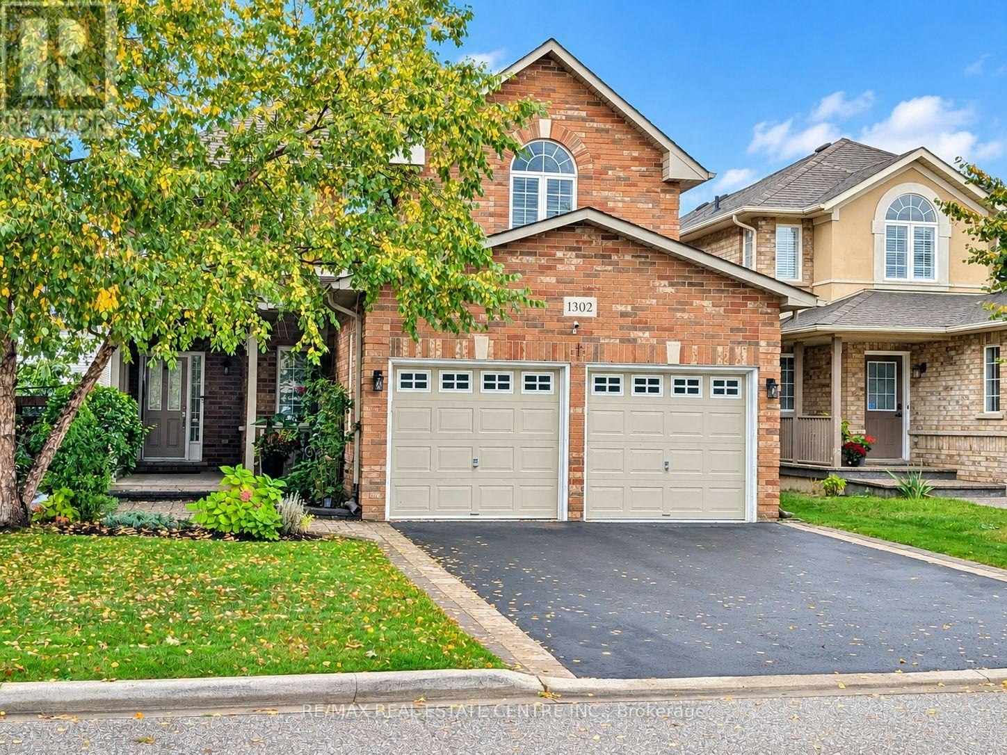 1302 Renfield Drive, Burlington, ON, L7M 4Z3