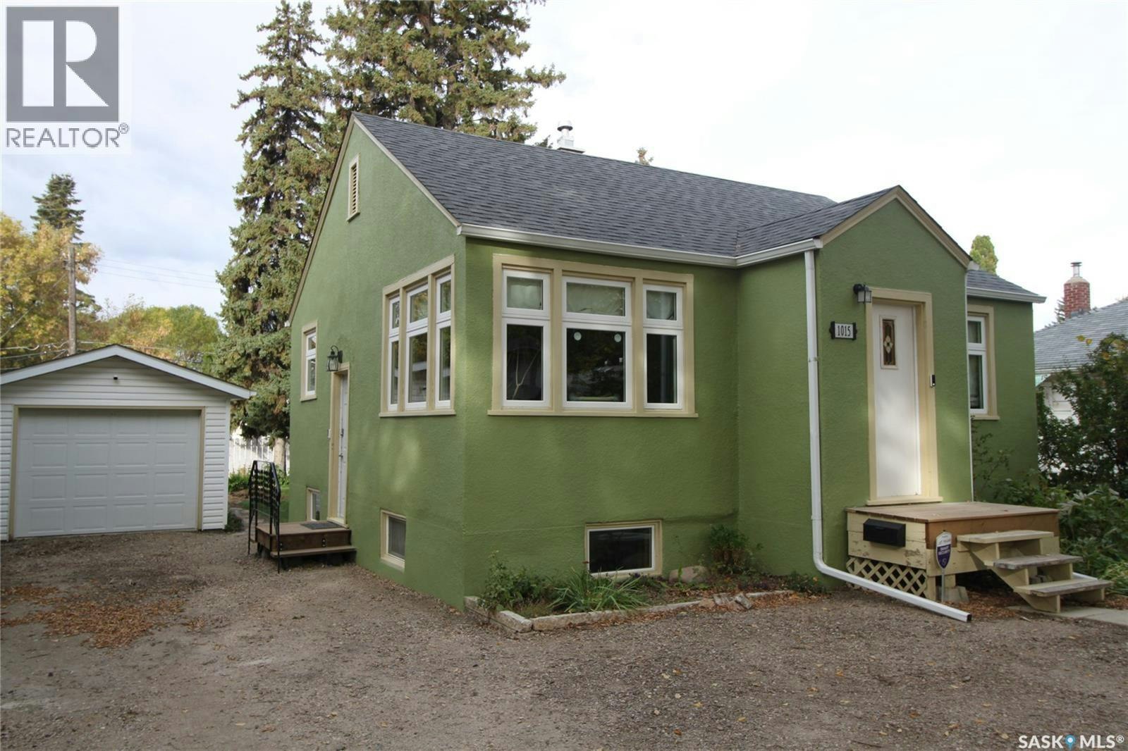 1015 H Avenue N, Saskatoon, SK, S7L 2C7