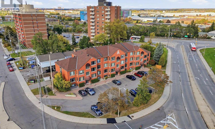 302-1974 St Laurent Boulevard