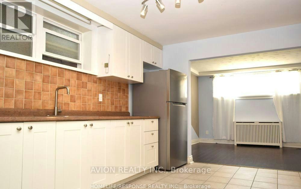 1-42 Emerald Crescent, Toronto, ON, M8V 2B6 - 2